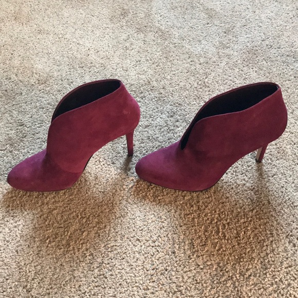 Lord & Taylor 424 Fifth Maroon Booties, Size 8 - Picture 3 of 5